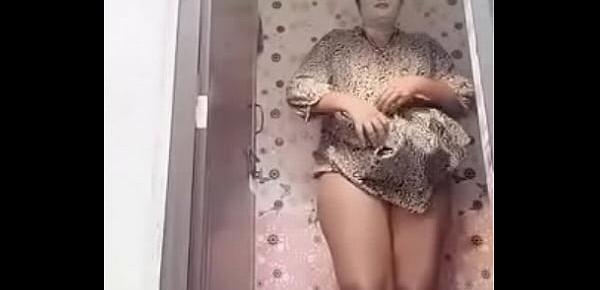  Swathi naidu nude and sexy bathing part-1